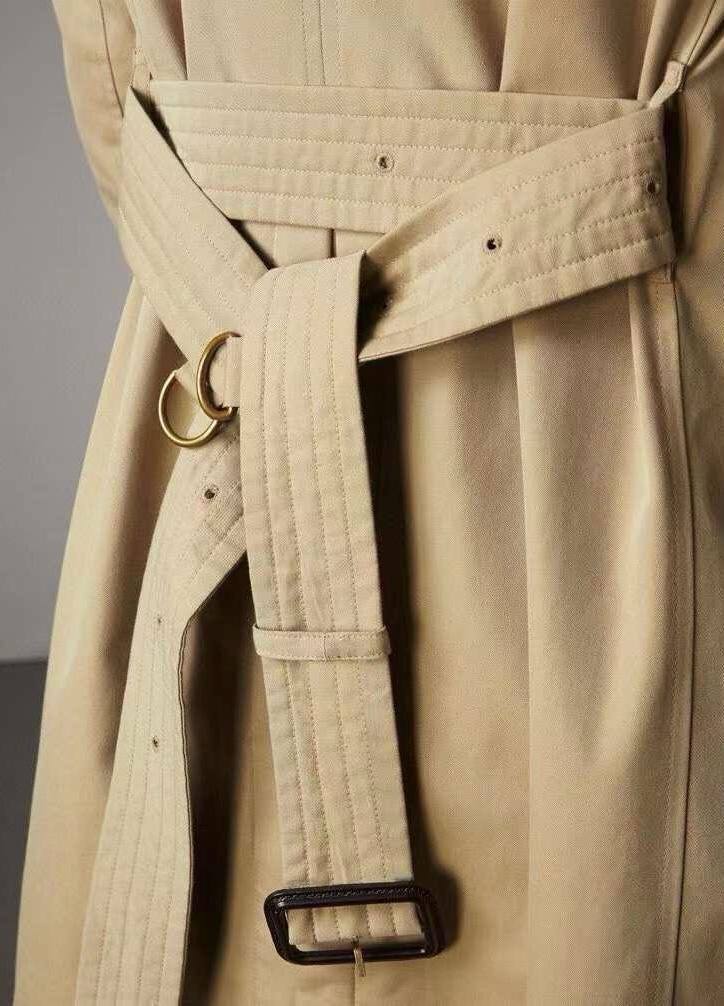 Тренч светло-бежевый Burberry на пуговицах BP-53712 Тренч светло-бежевый Burberry на пуговицах BP-53712