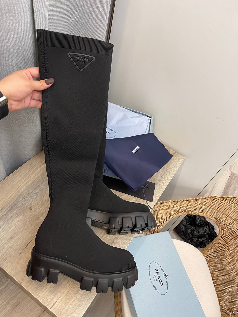 Трендовые сапоги Prada BP-40774 Трендовые сапоги Prada BP-40774