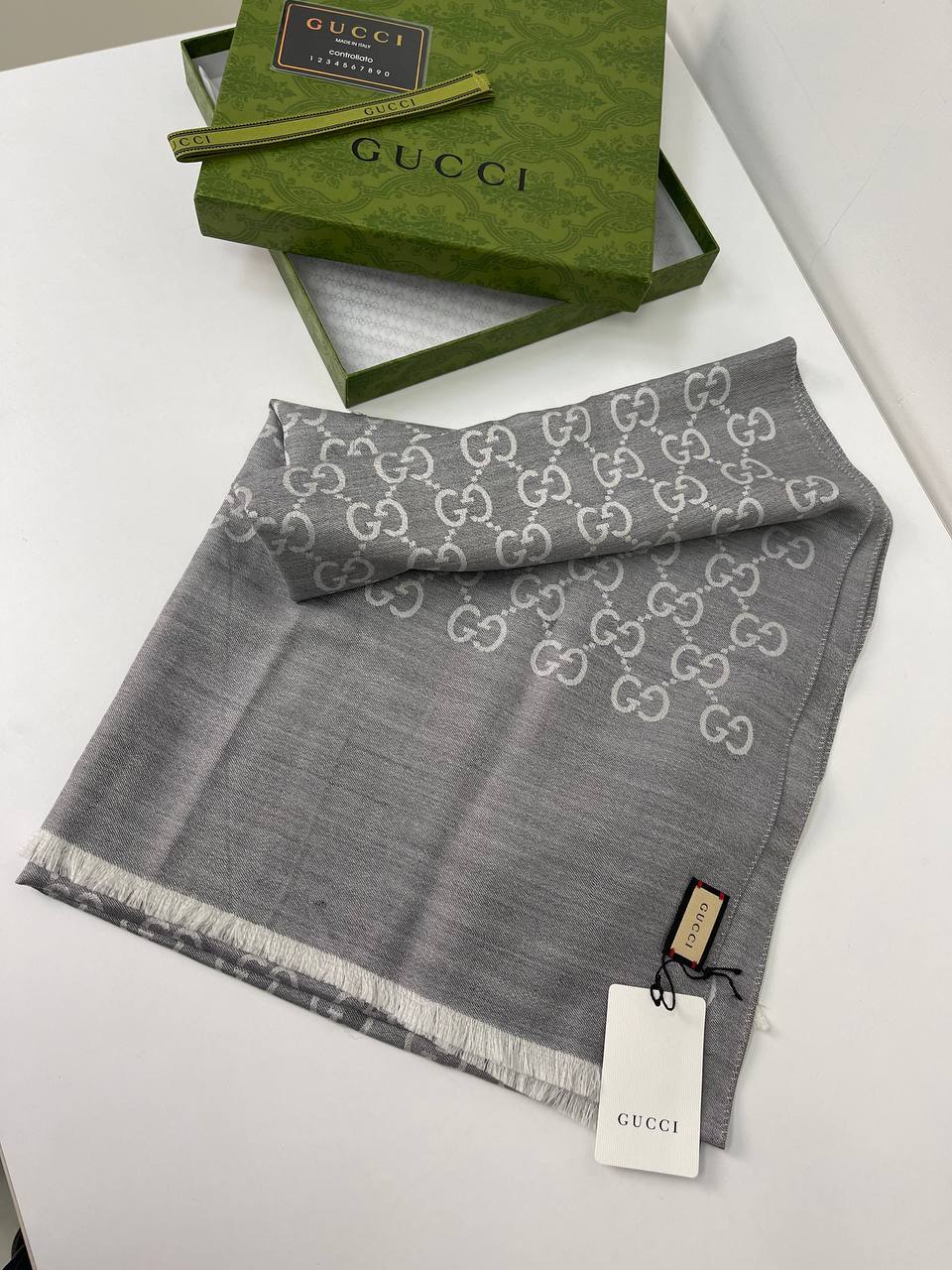 Палантин Gucci BP-26489 повседневный Палантин Gucci BP-26489 повседневный