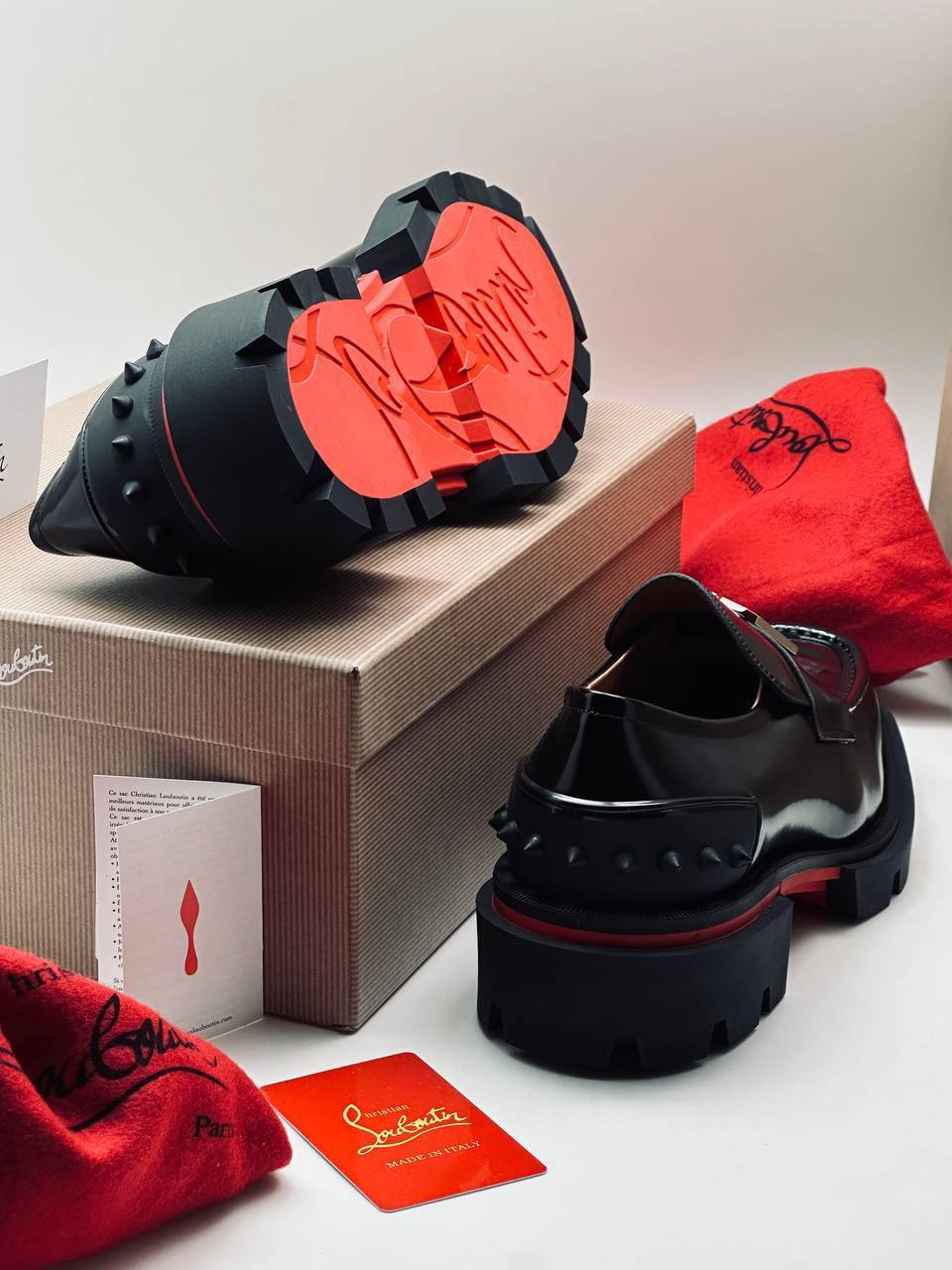 Кожаные лоферы Christian Louboutin BP-39018 Кожаные лоферы Christian Louboutin BP-39018