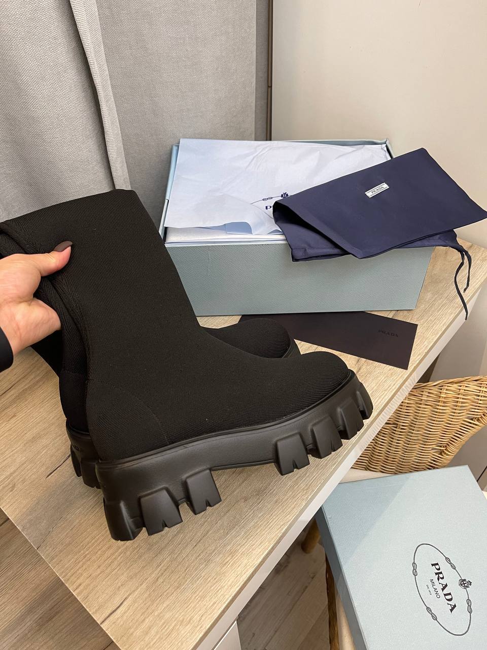 Трендовые сапоги Prada BP-40774 Трендовые сапоги Prada BP-40774