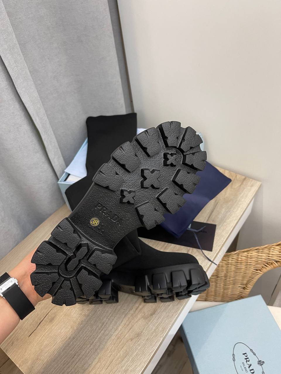 Трендовые сапоги Prada BP-40774 Трендовые сапоги Prada BP-40774