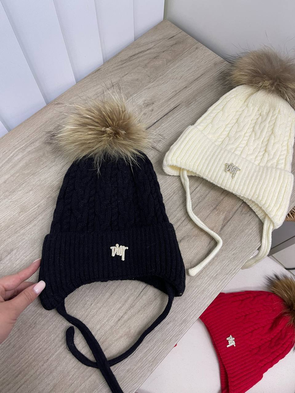 Модная шапка Roberto Cavalli BP-22569 Модная шапка Roberto Cavalli BP-22569