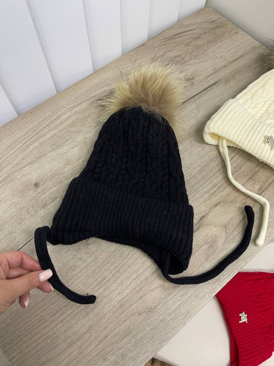 Модная шапка Roberto Cavalli BP-22569 Модная шапка Roberto Cavalli BP-22569