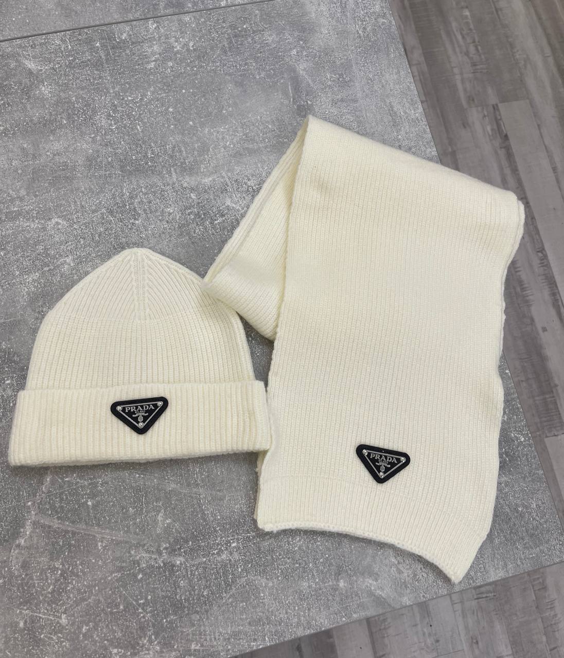 Комплект премиальный Prada BP-42043 Комплект премиальный Prada BP-42043