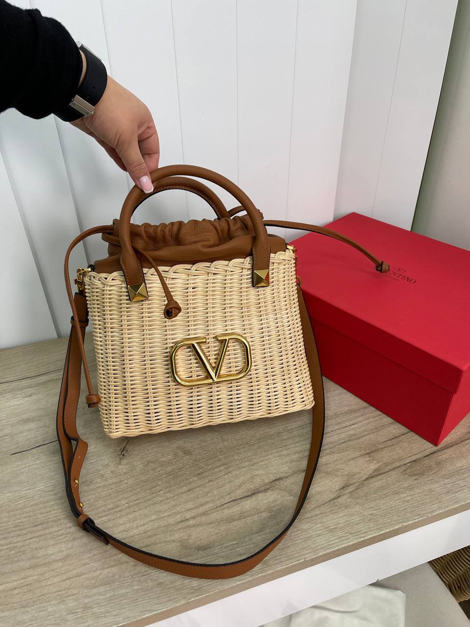 Коллекционная женская сумка песочная Valentino BP-25873 Коллекционная женская сумка песочная Valentino BP-25873