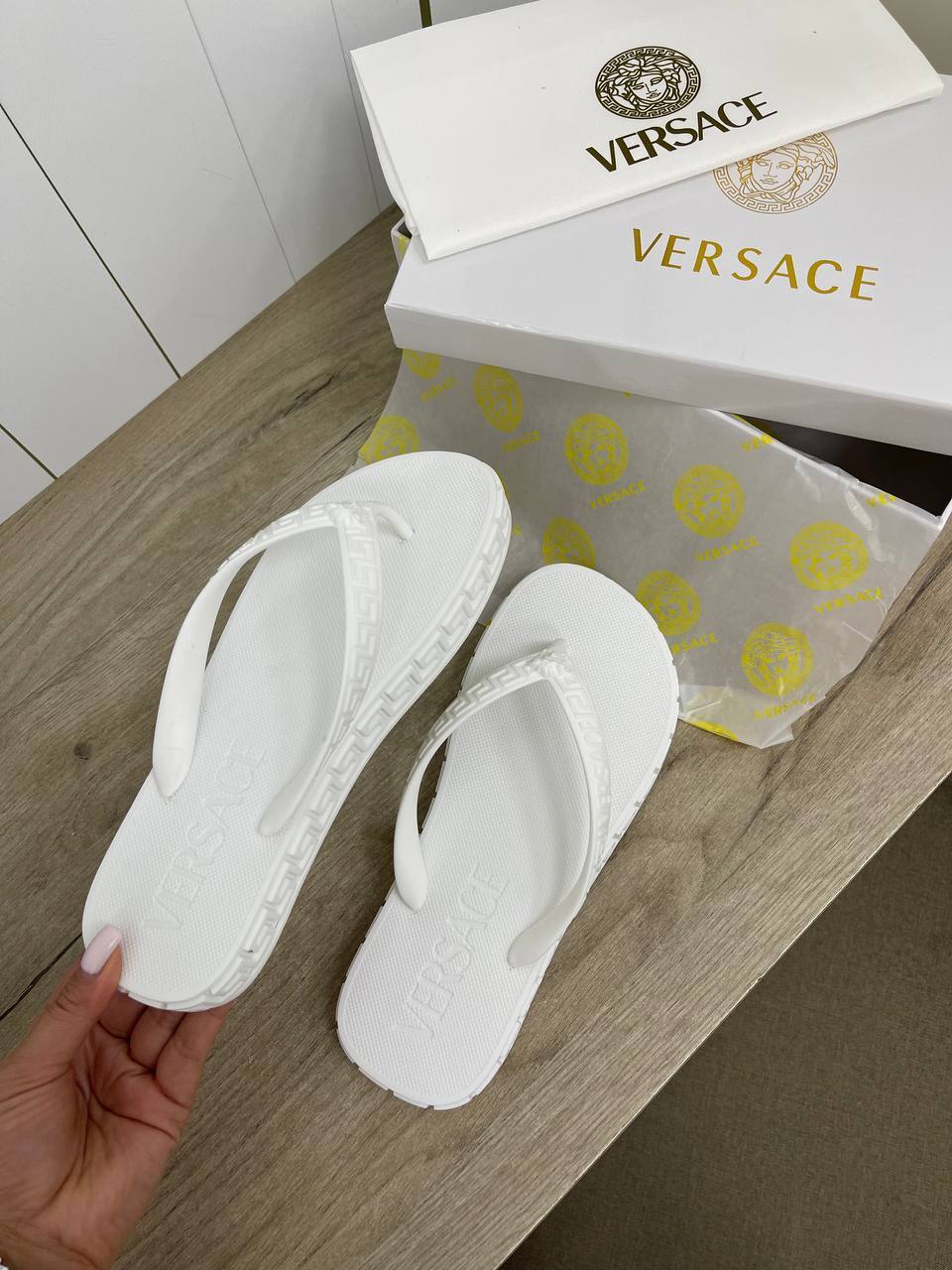Дизайнерские шлепанцы Versace BP-35409 Дизайнерские шлепанцы Versace BP-35409