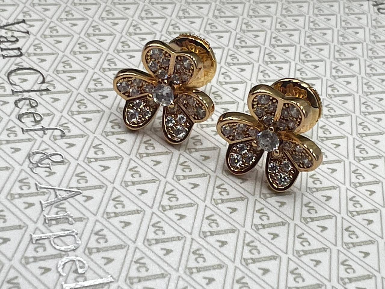 Серьги коллекционные Van Cleef BP-47791 Серьги коллекционные Van Cleef BP-47791