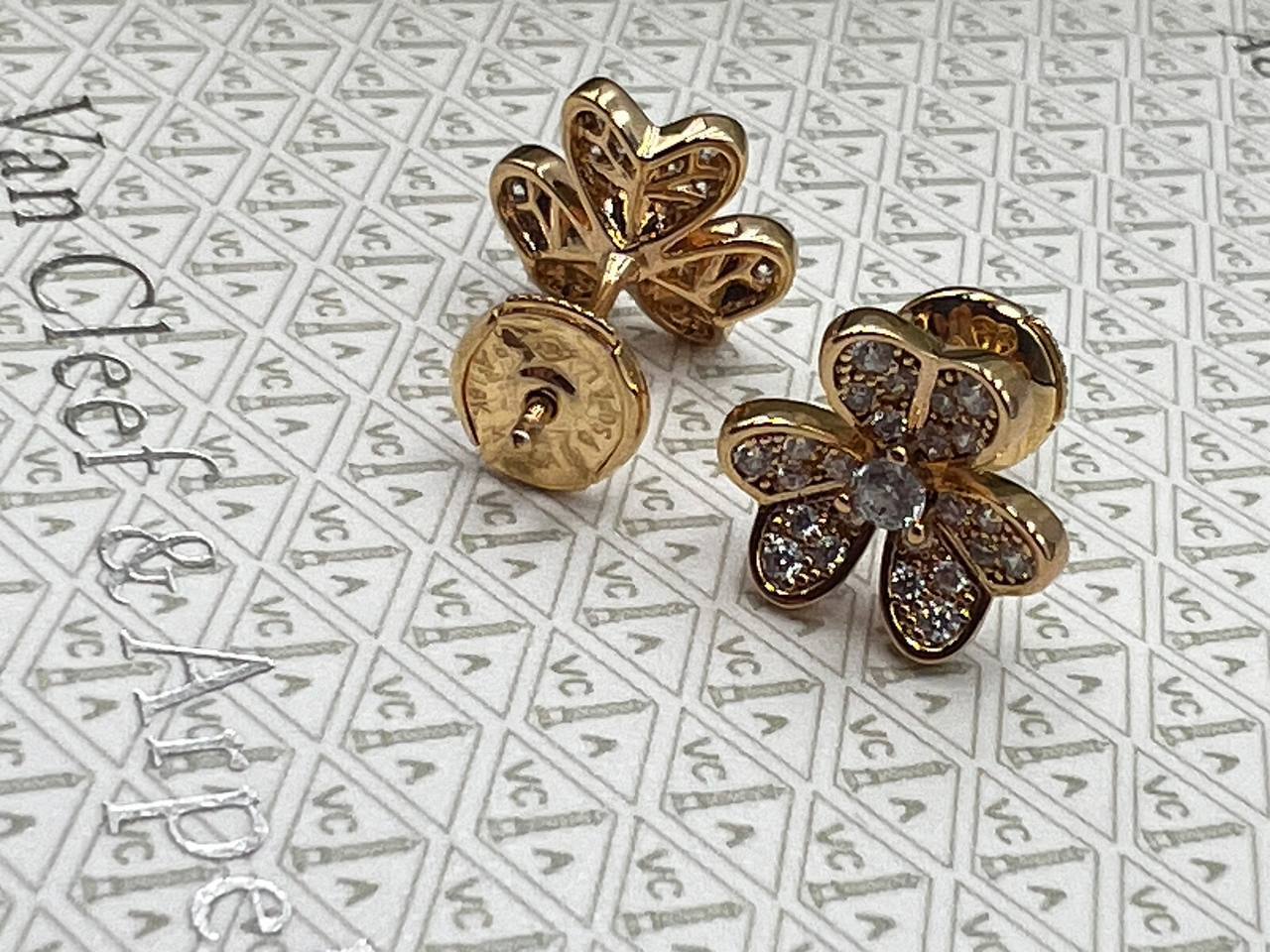 Серьги коллекционные Van Cleef BP-47791 Серьги коллекционные Van Cleef BP-47791