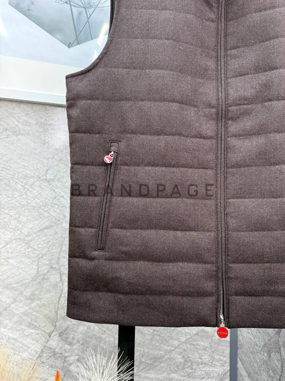 Жилетка из нейлона KITON BPLUX5600 Жилетка из нейлона KITON BPLUX5600