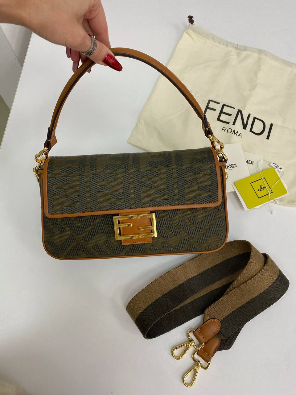 Трендовая женская сумка хаки Baguette Fendi BP-27229 Трендовая женская сумка хаки Baguette Fendi BP-27229