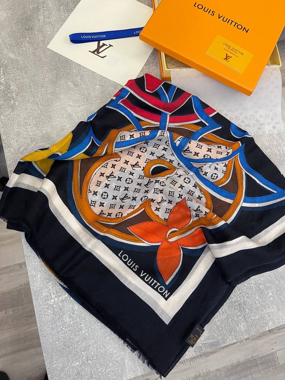 Платок люксовый Louis Vuitton BP-39653 Платок люксовый Louis Vuitton BP-39653