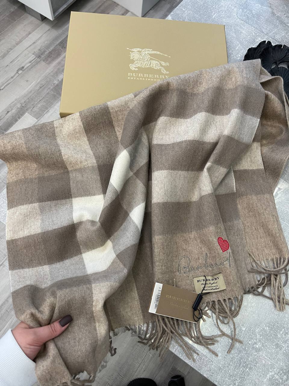 Коллекционный палантин Burberry BP-41213 Коллекционный палантин Burberry BP-41213