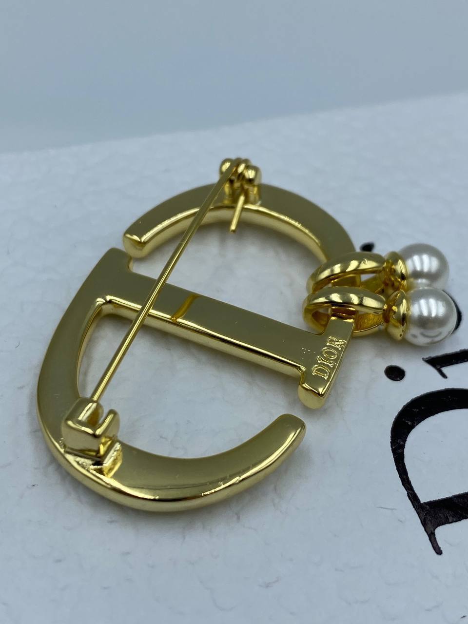 Коллекционная брошь Christian Dior BP-43577 Коллекционная брошь Christian Dior BP-43577