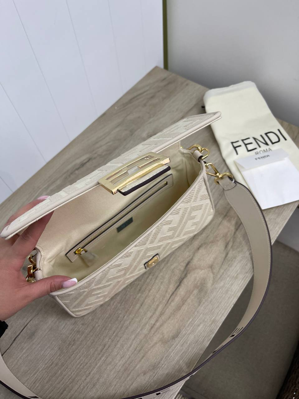 Трендовая сумка BAGUETTE Fendi BP-26425 Трендовая сумка BAGUETTE Fendi BP-26425