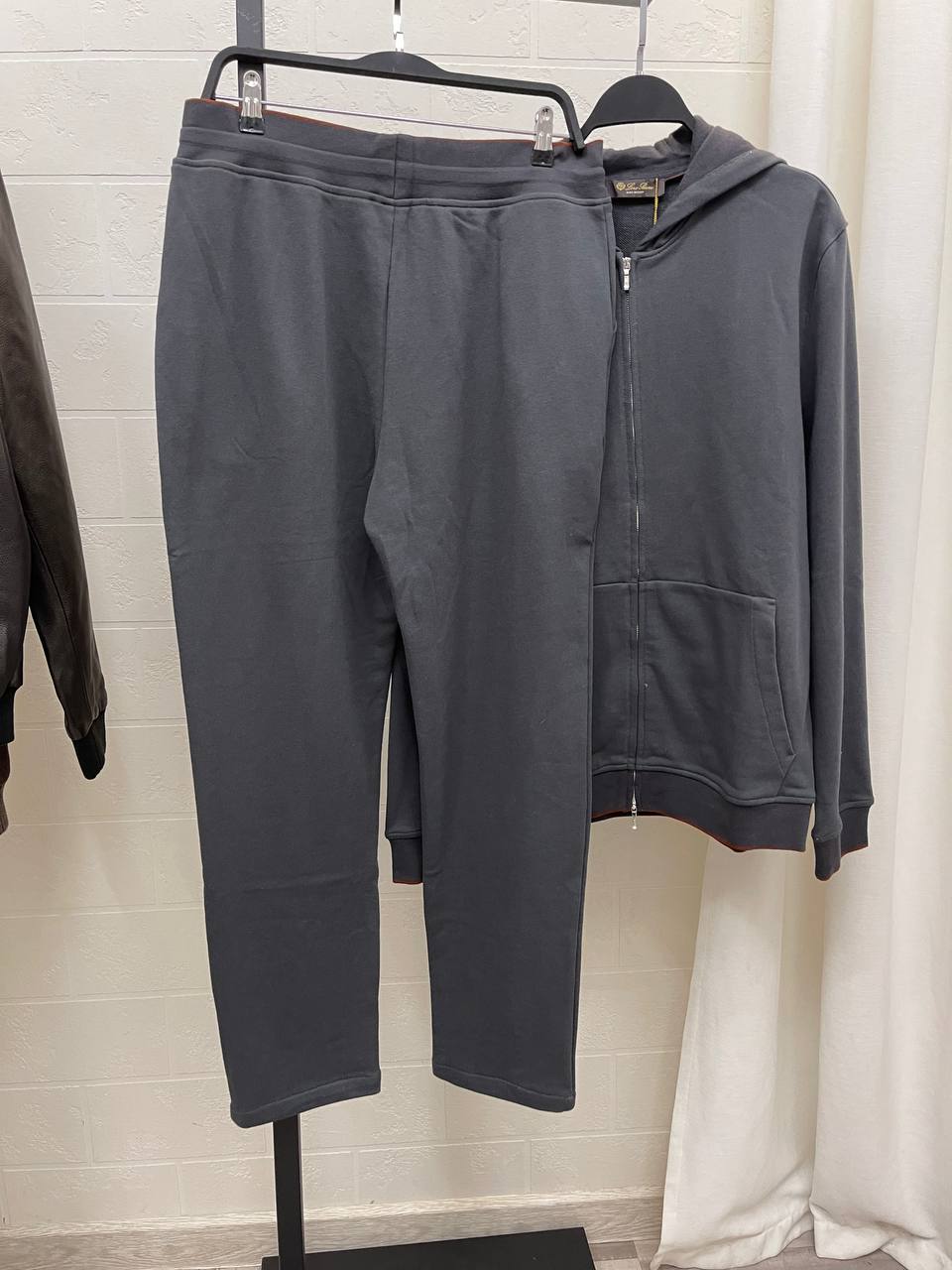 Стильный костюм Loro Piana BP-46155 Стильный костюм Loro Piana BP-46155