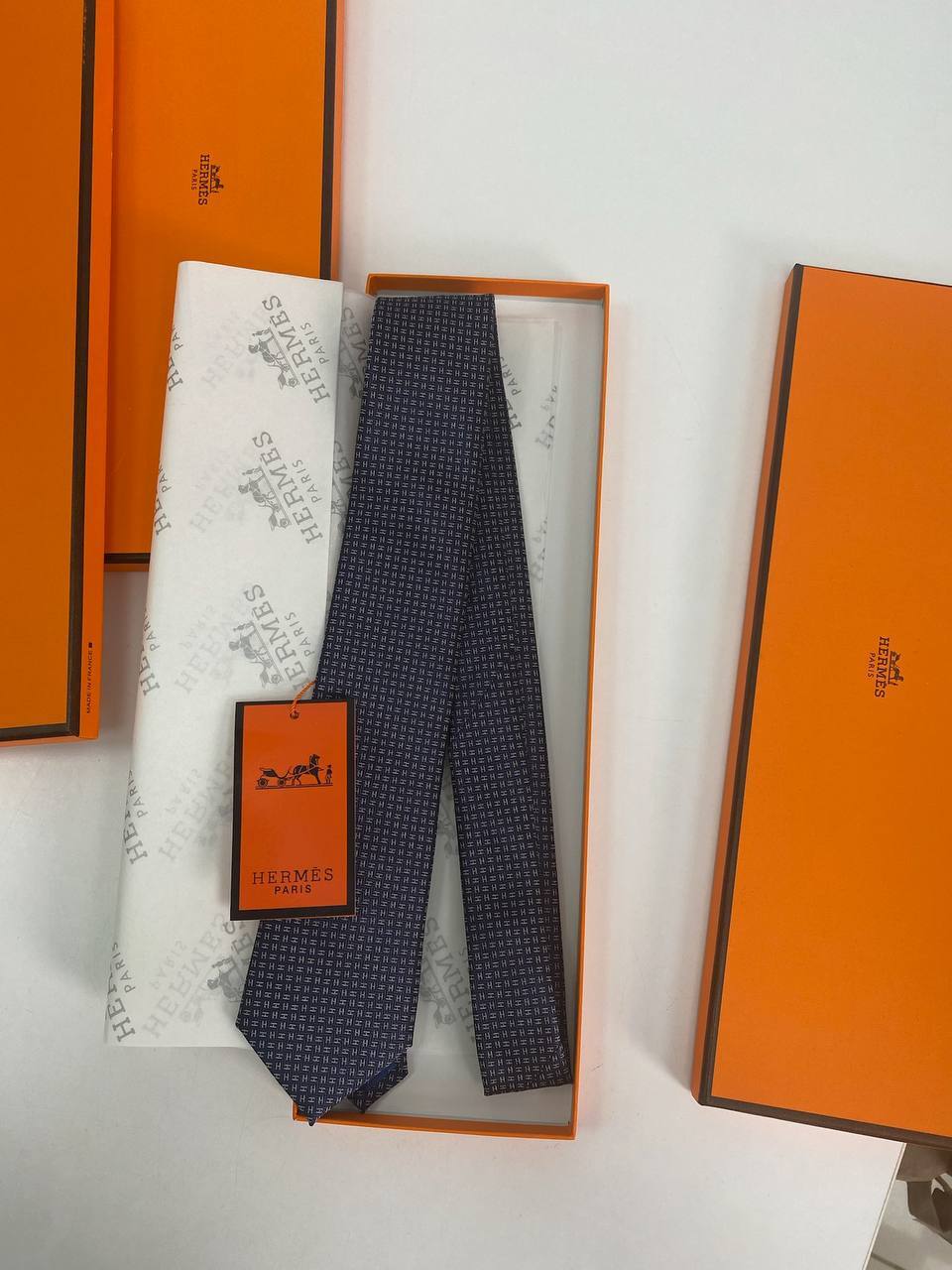 Hermes BP-28118 лимитированный галстук Hermes BP-28118 лимитированный галстук