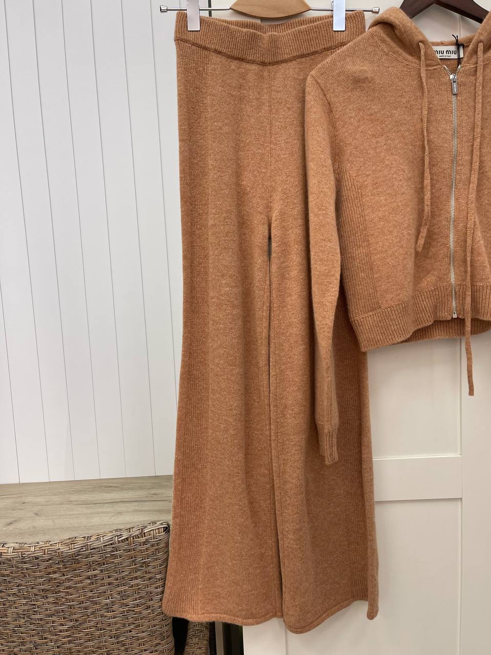 Костюм женский повседневный Miu Miu BP-26070 Костюм женский повседневный Miu Miu BP-26070