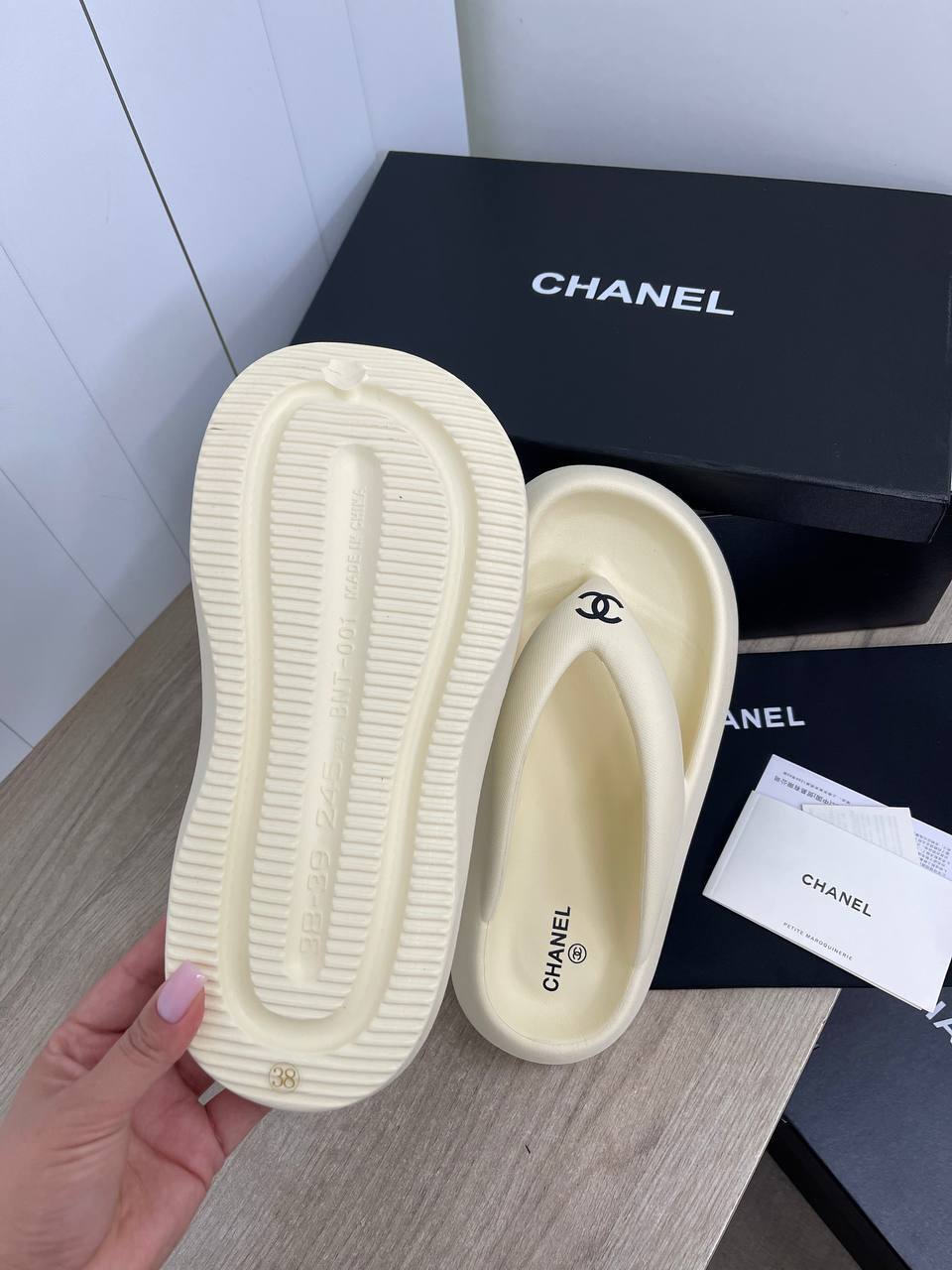 Коллекционные шлепанцы Chanel BP-37347 Коллекционные шлепанцы Chanel BP-37347