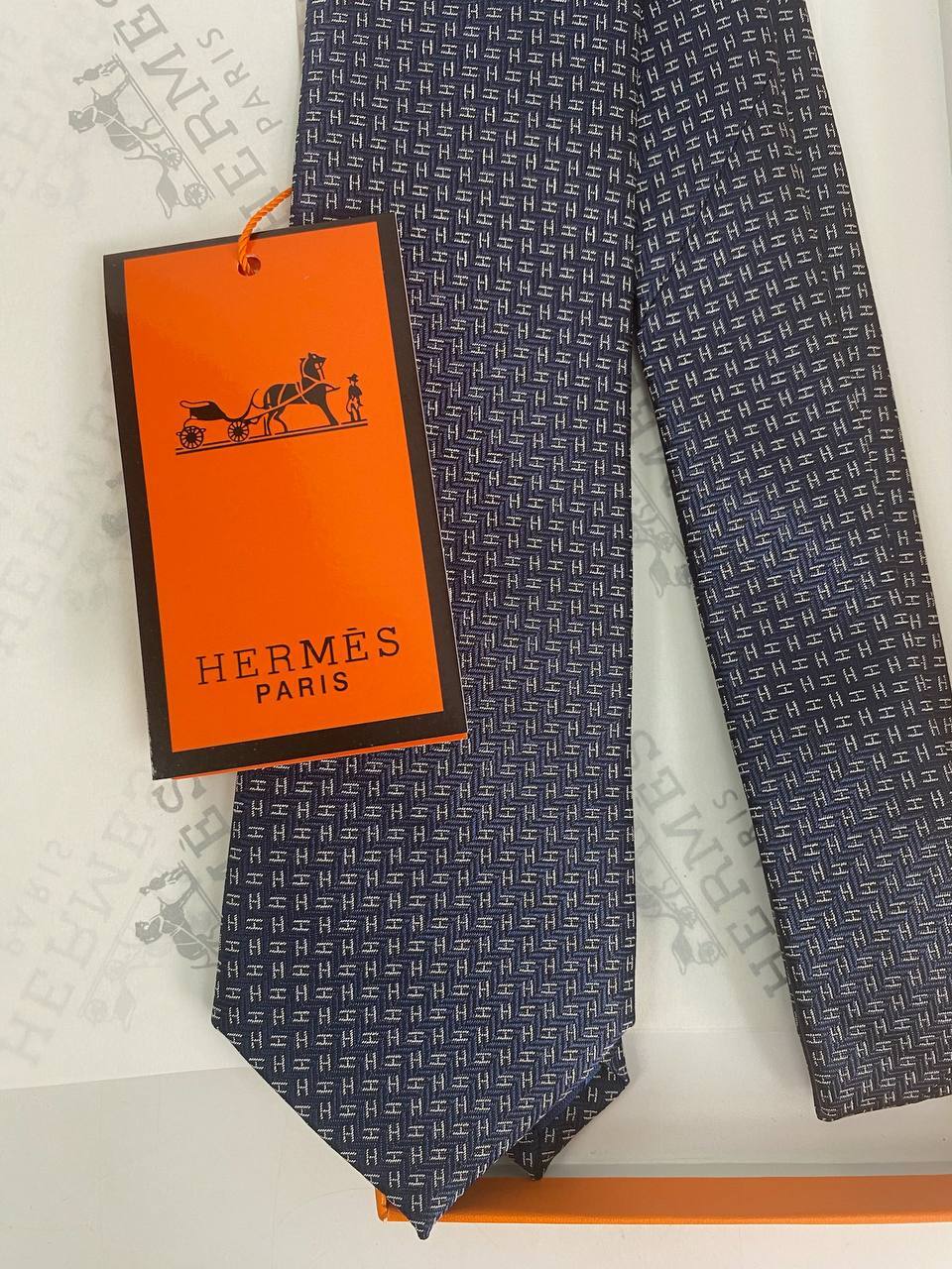 Hermes BP-28118 лимитированный галстук Hermes BP-28118 лимитированный галстук