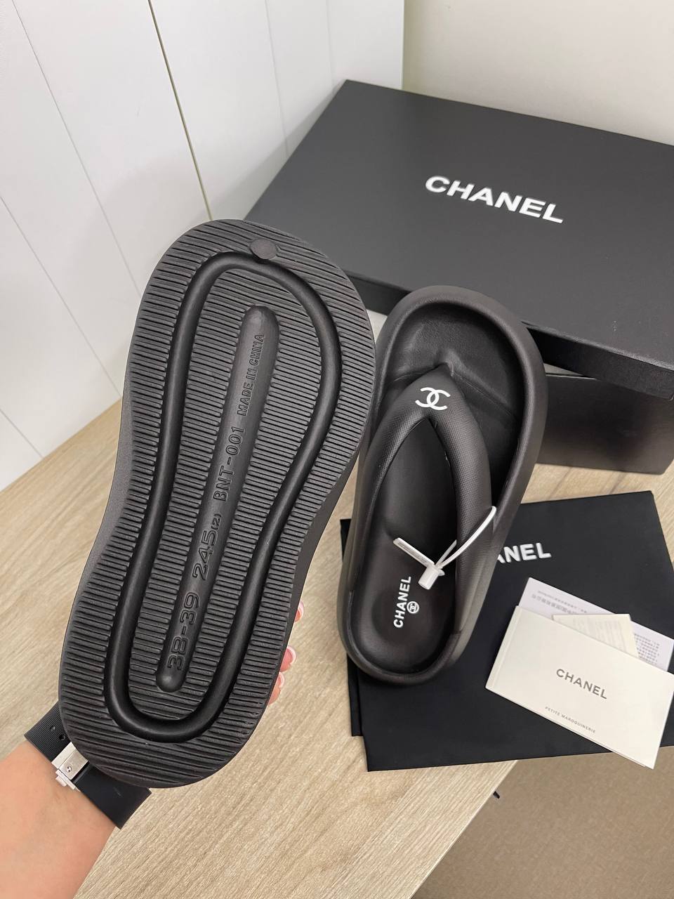 Дизайнерские шлепанцы Chanel BP-37348 Дизайнерские шлепанцы Chanel BP-37348