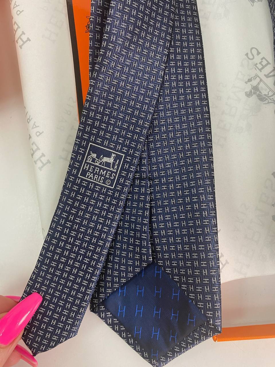 Hermes BP-28118 лимитированный галстук Hermes BP-28118 лимитированный галстук