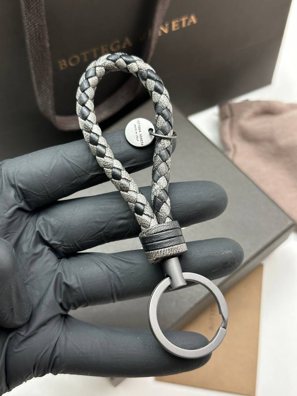 Стильный брелок Bottega Veneta BP-27506 Стильный брелок Bottega Veneta BP-27506