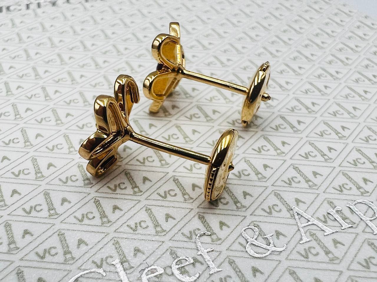 Трендовые серьги Van Cleef BP-47789 Трендовые серьги Van Cleef BP-47789