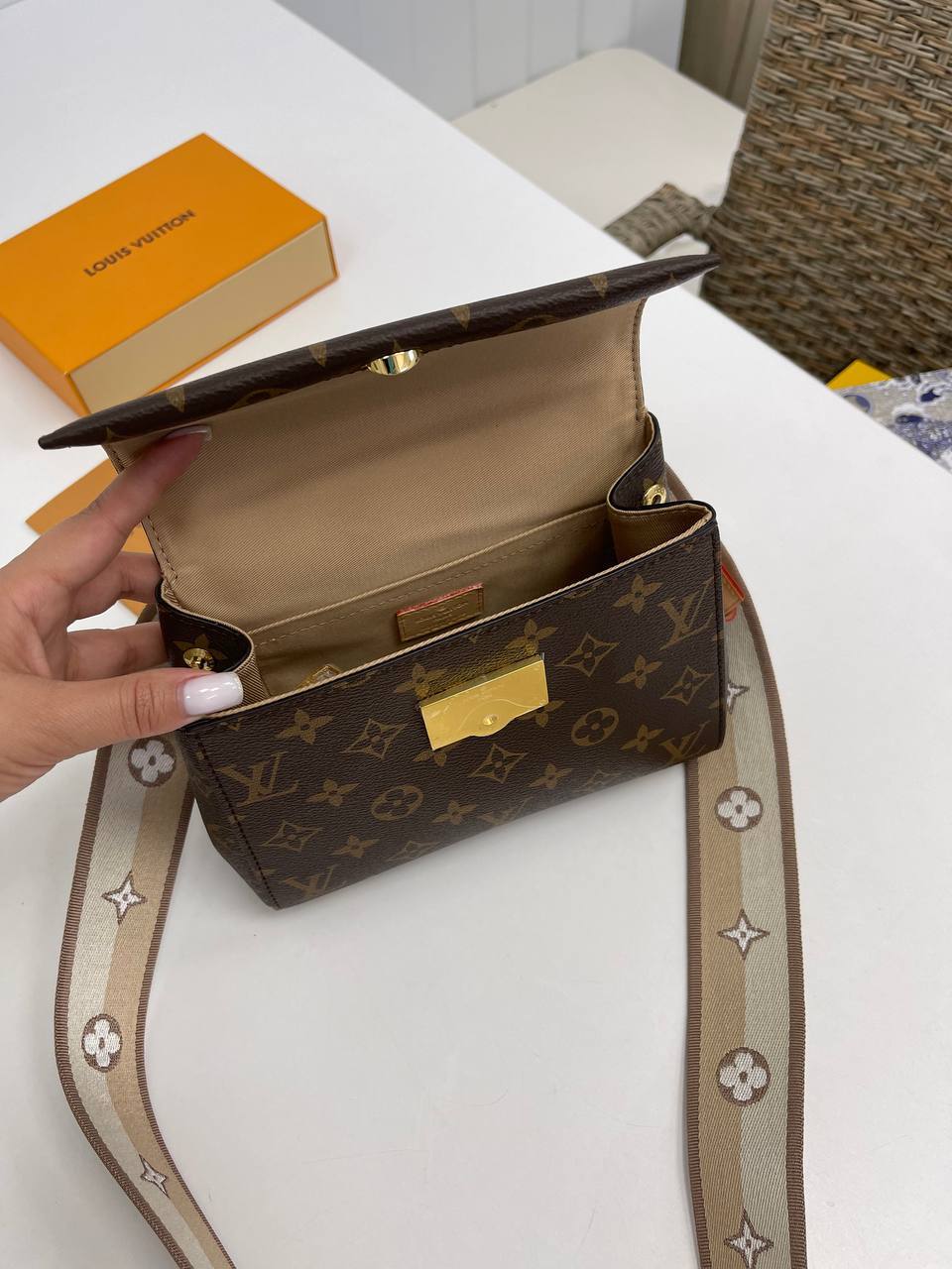 Повседневная женская сумка Louis Vuitton BP-34130 Повседневная женская сумка Louis Vuitton BP-34130