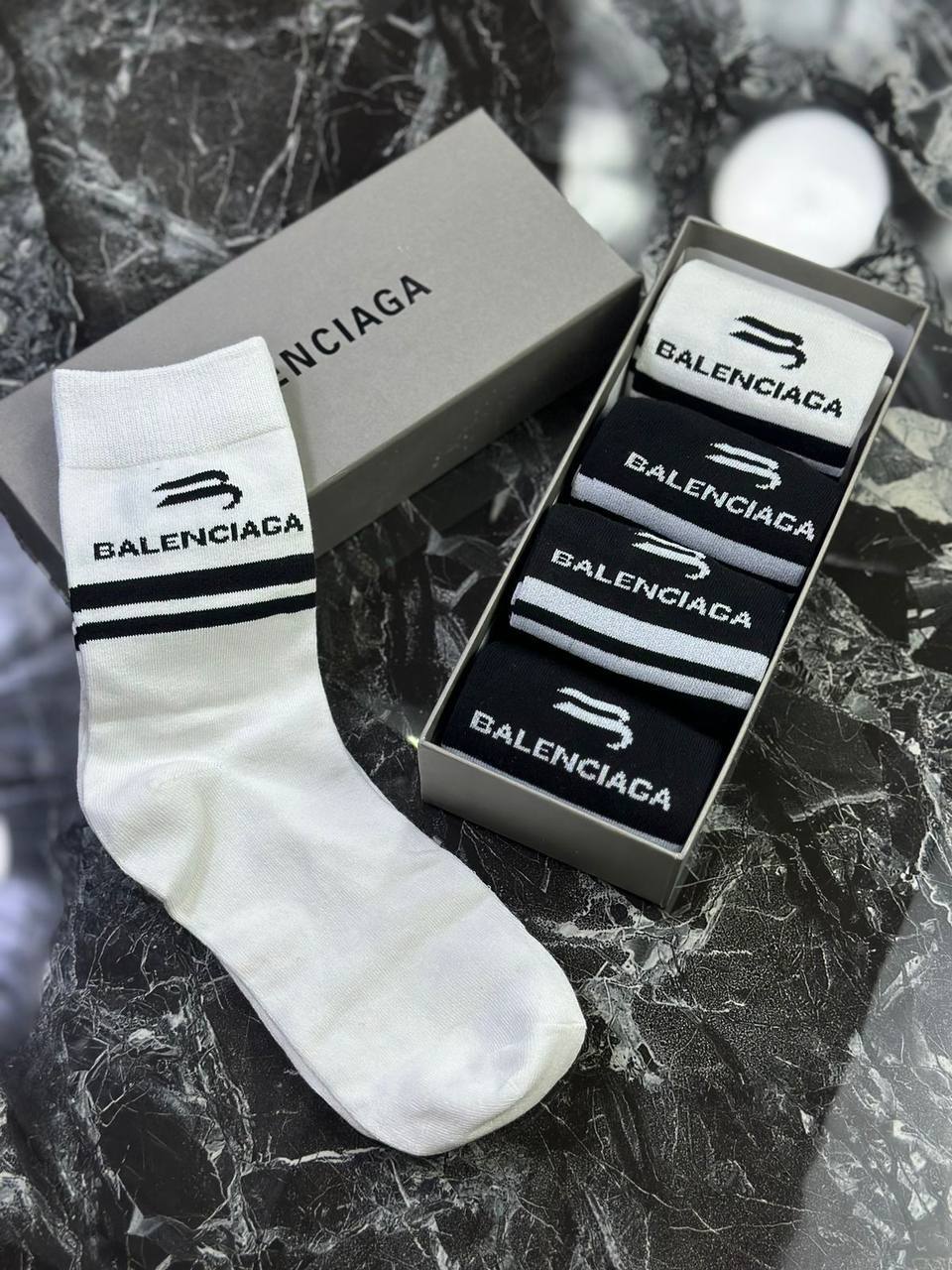 Пара носков Balenciaga BP-40862 Пара носков Balenciaga BP-40862