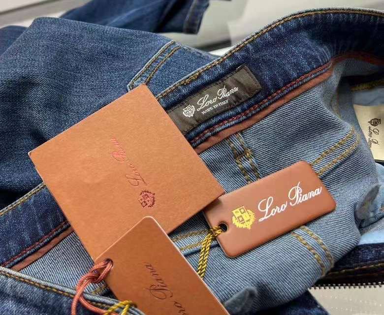 Джинсы трендовые Loro Piana BP-42170 Джинсы трендовые Loro Piana BP-42170