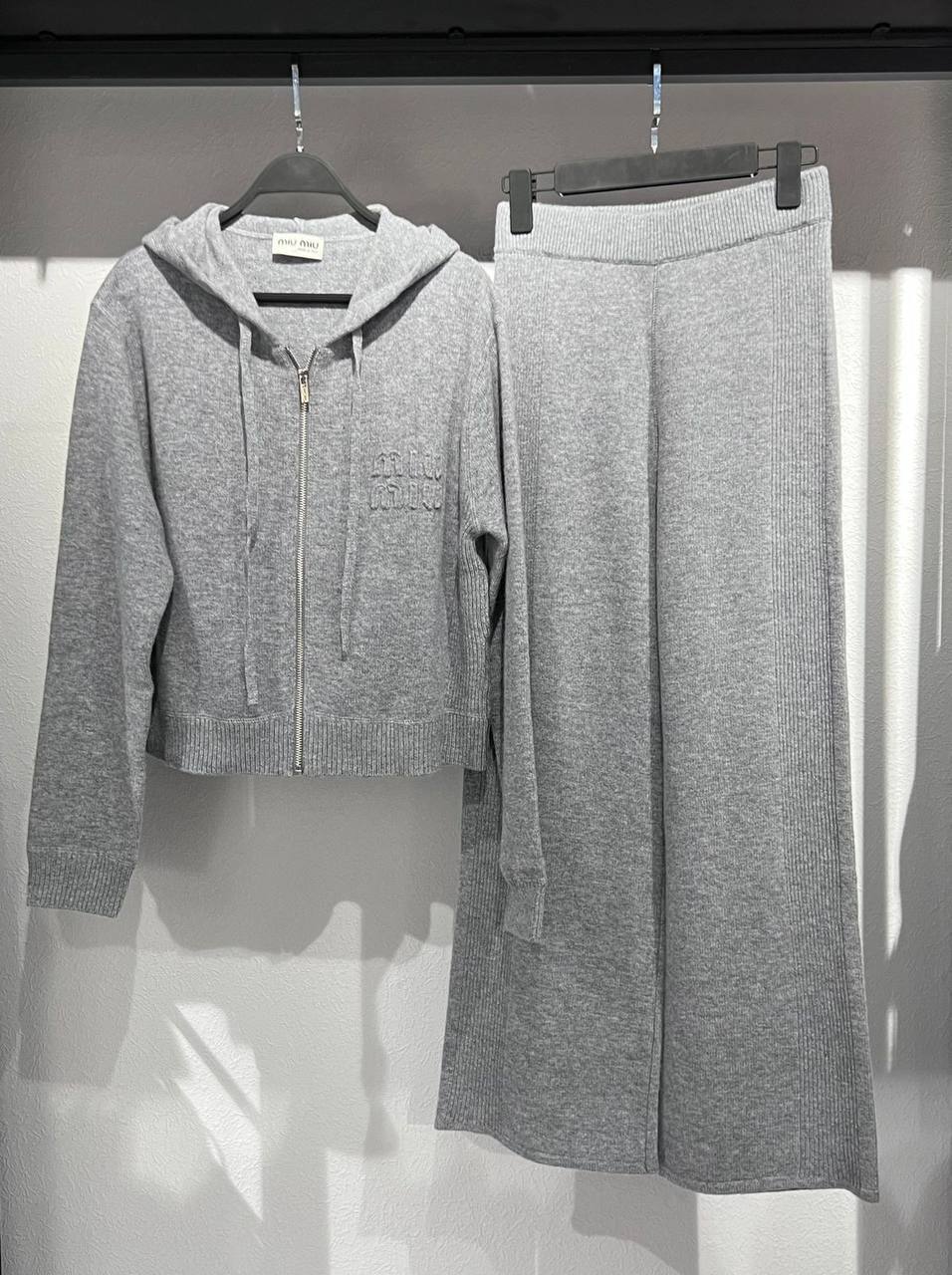 Спортивный костюм Miu Miu BP-40501 элитный Спортивный костюм Miu Miu BP-40501 элитный