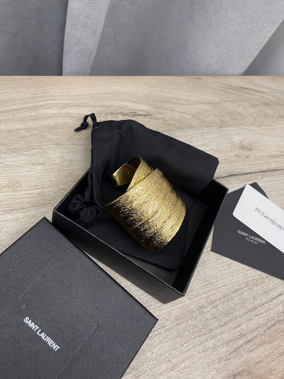 Трендовый браслет Yves Saint Laurent BP-47618 Трендовый браслет Yves Saint Laurent BP-47618