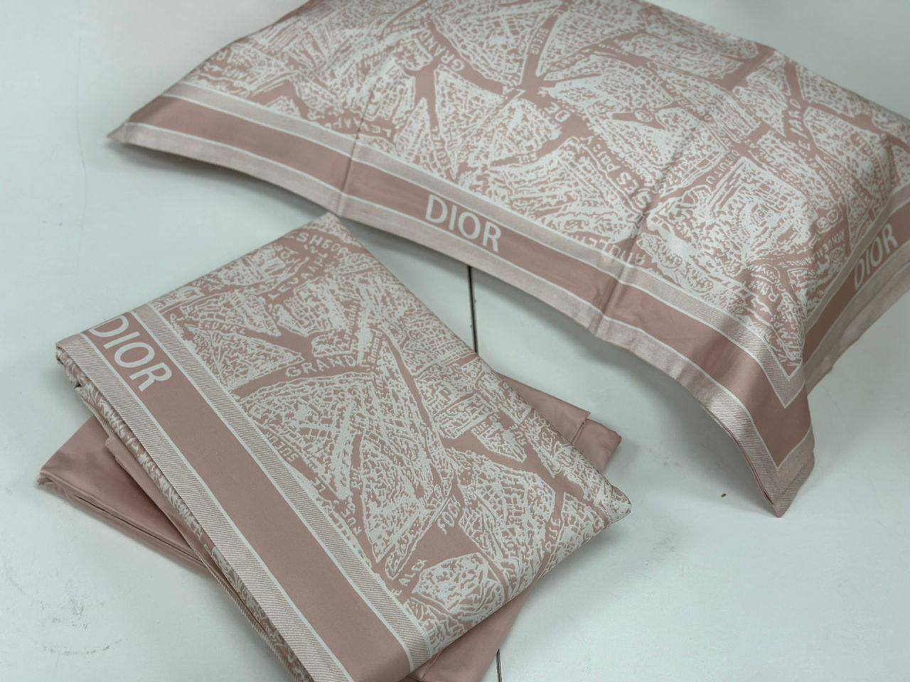 Christian Dior комплект постельного белья BP-43561 Christian Dior комплект постельного белья BP-43561