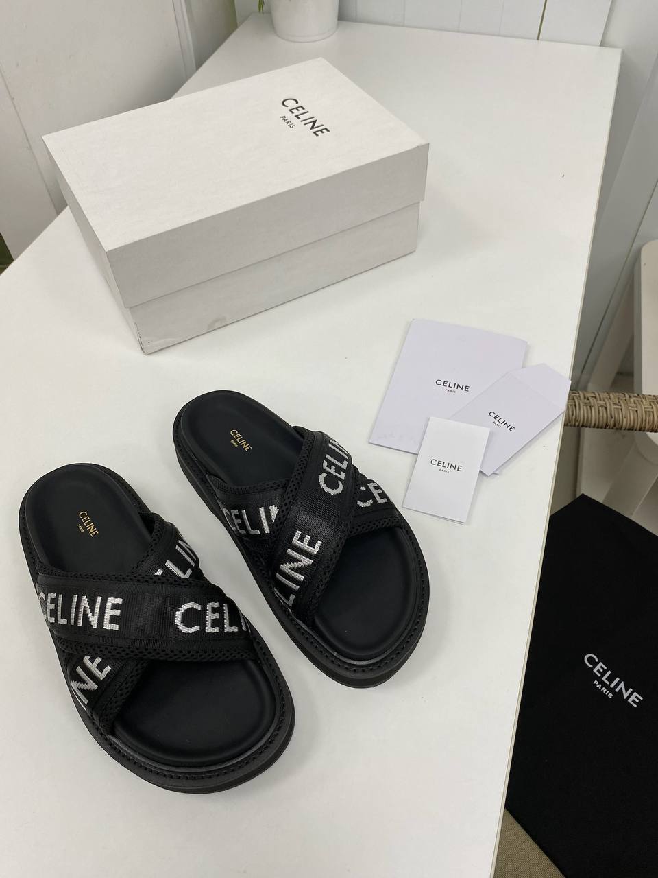 Трендовые шлепанцы Celine BP-32811 Трендовые шлепанцы Celine BP-32811