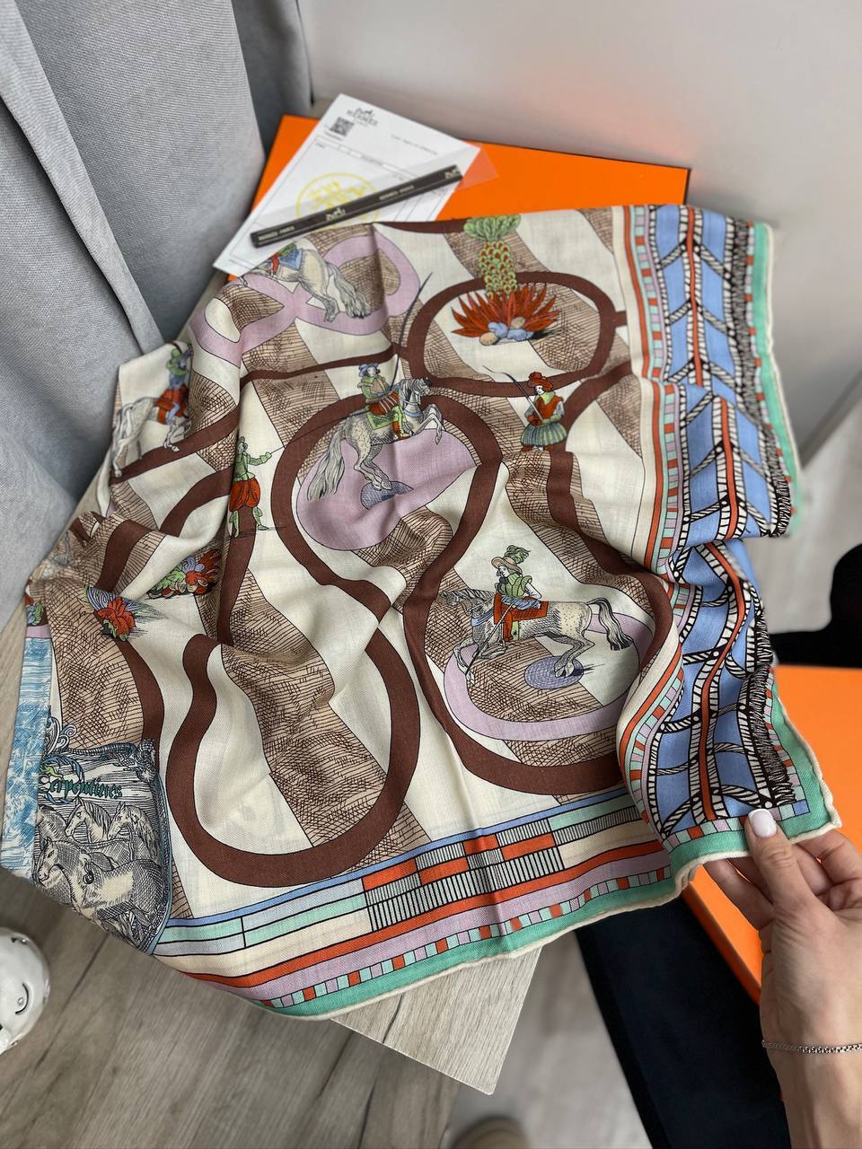 Коллекционный платок Hermes BP-43785 Коллекционный платок Hermes BP-43785