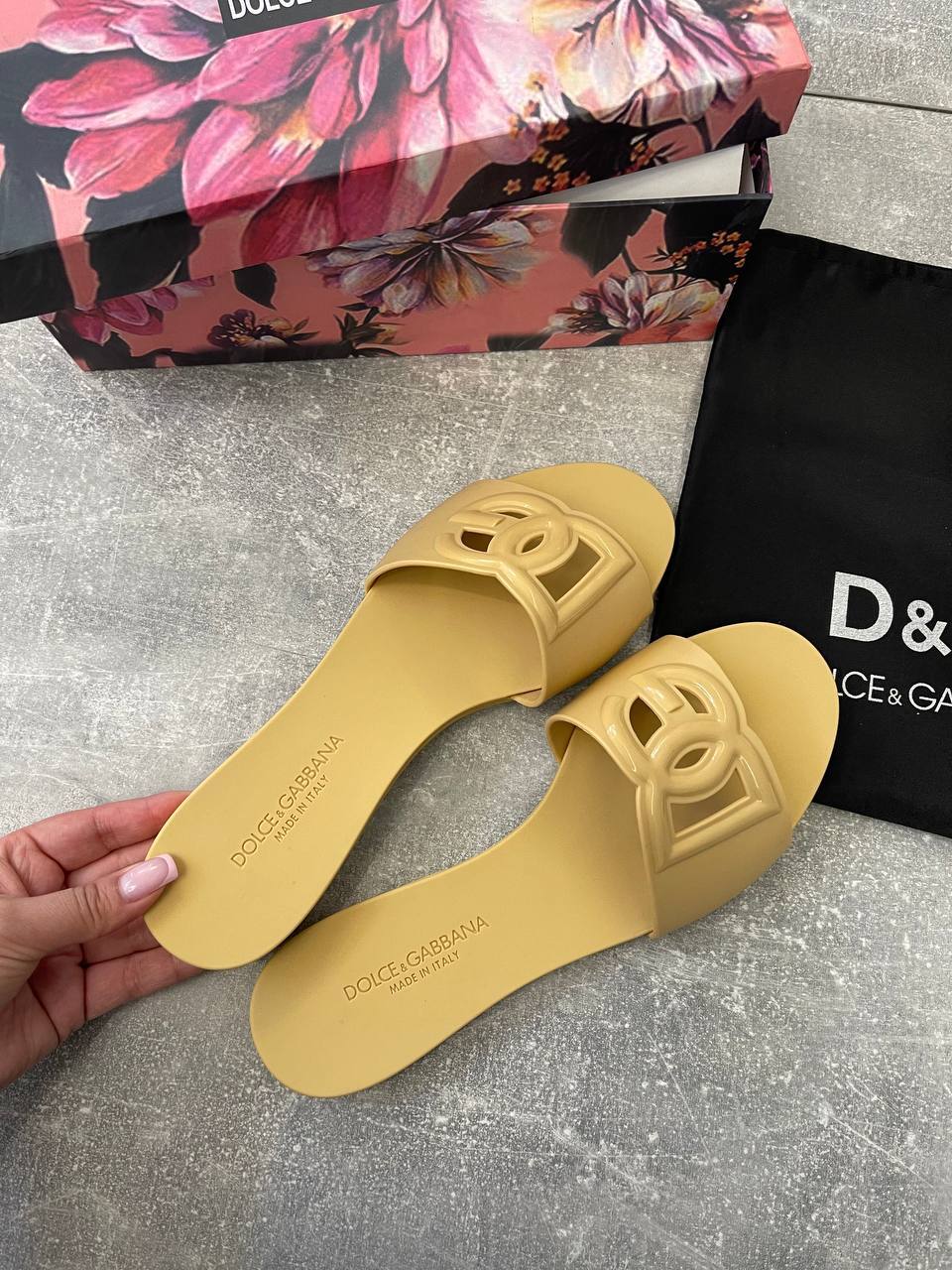 Повседневные шлепанцы Dolce & Gabbana BP-49454 Повседневные шлепанцы Dolce & Gabbana BP-49454