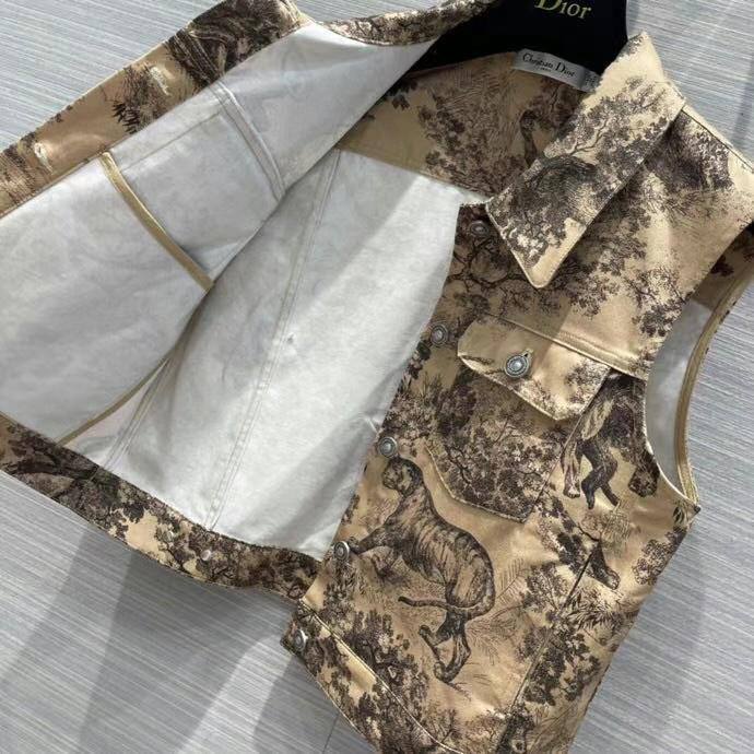 Женский костюм Christian Dior BP-17845 коллекционный Женский костюм Christian Dior BP-17845 коллекционный