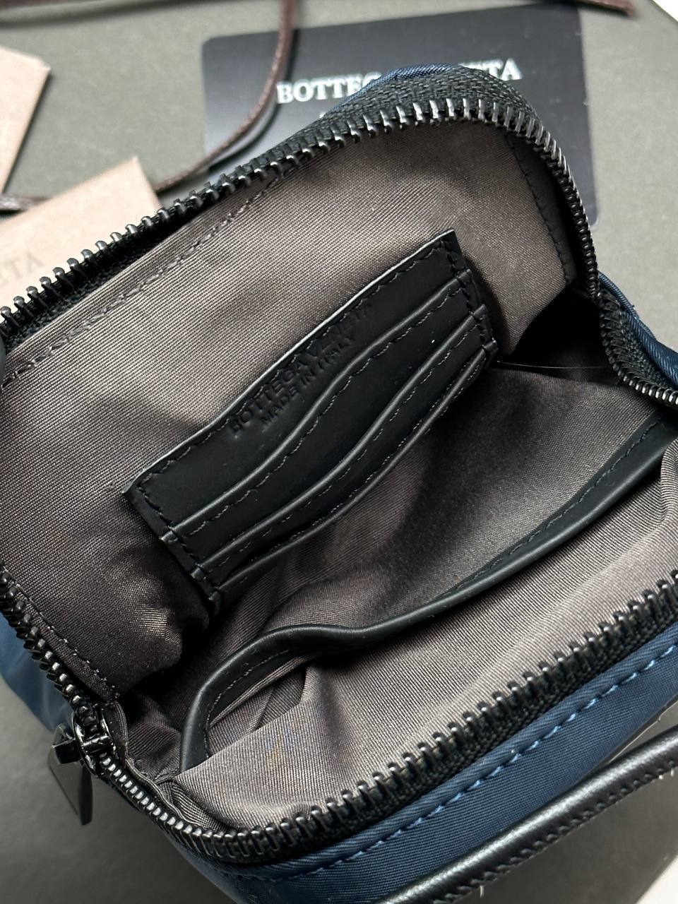 Bottega Veneta BP-30199 мессенджер для телефона лимитированный Bottega Veneta BP-30199 мессенджер для телефона лимитированный