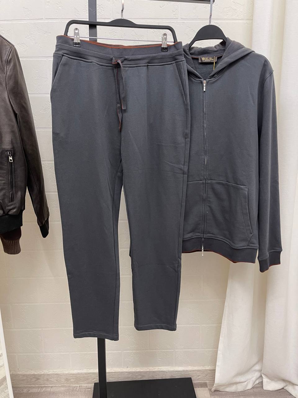 Стильный костюм Loro Piana BP-46155 Стильный костюм Loro Piana BP-46155