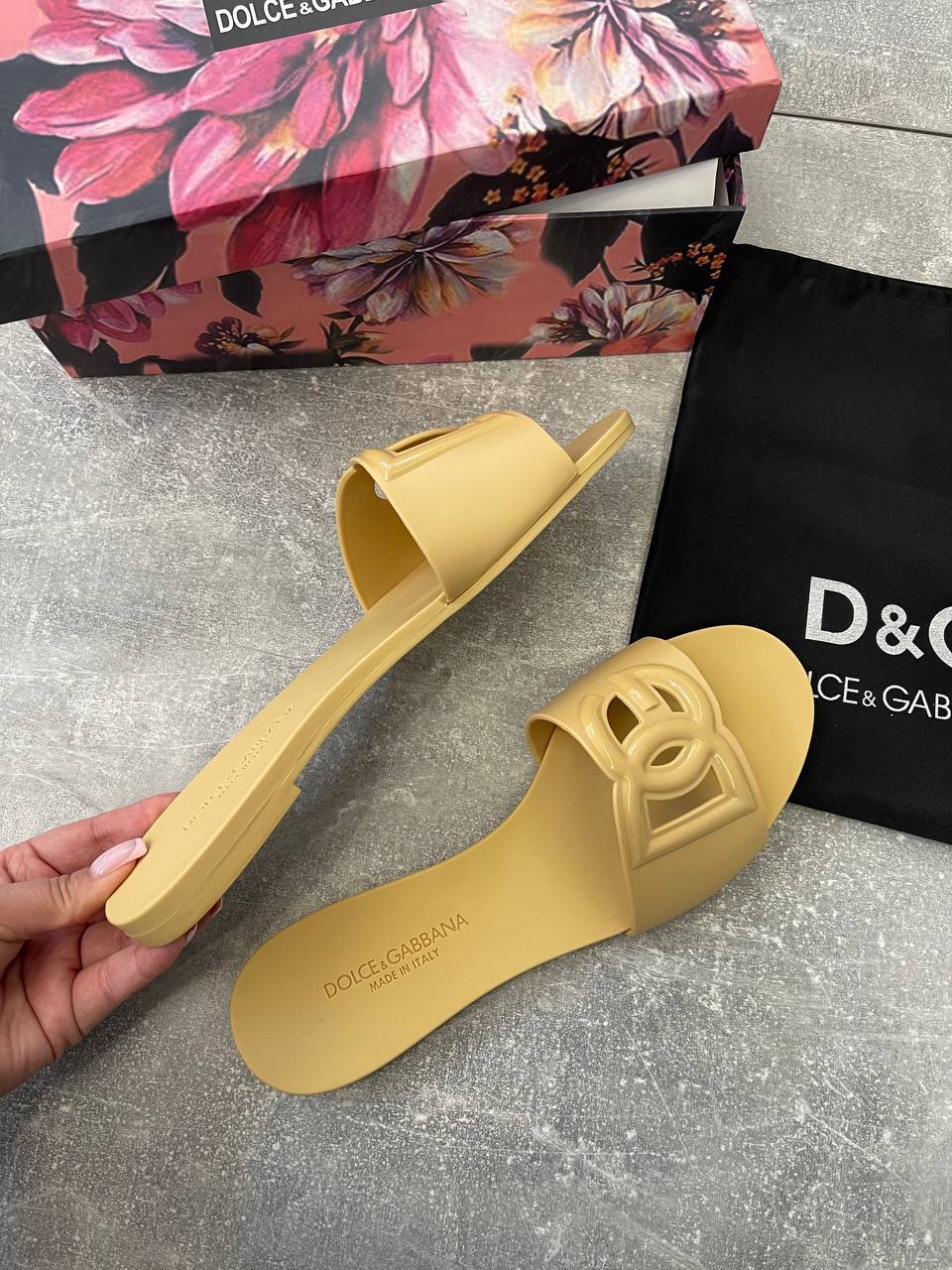 Повседневные шлепанцы Dolce & Gabbana BP-49454 Повседневные шлепанцы Dolce & Gabbana BP-49454