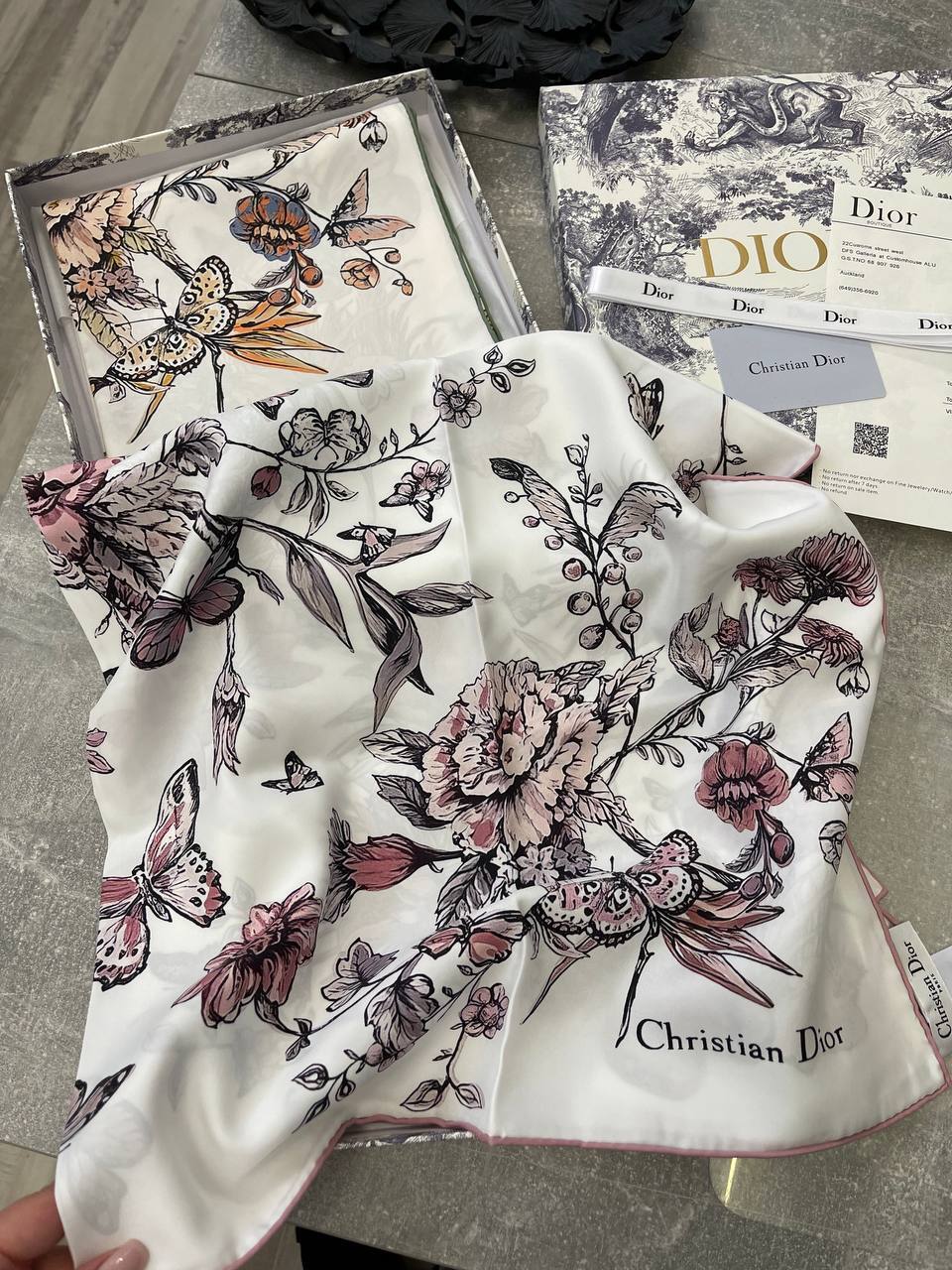 Повседневный платок Christian Dior BP-48138 Повседневный платок Christian Dior BP-48138