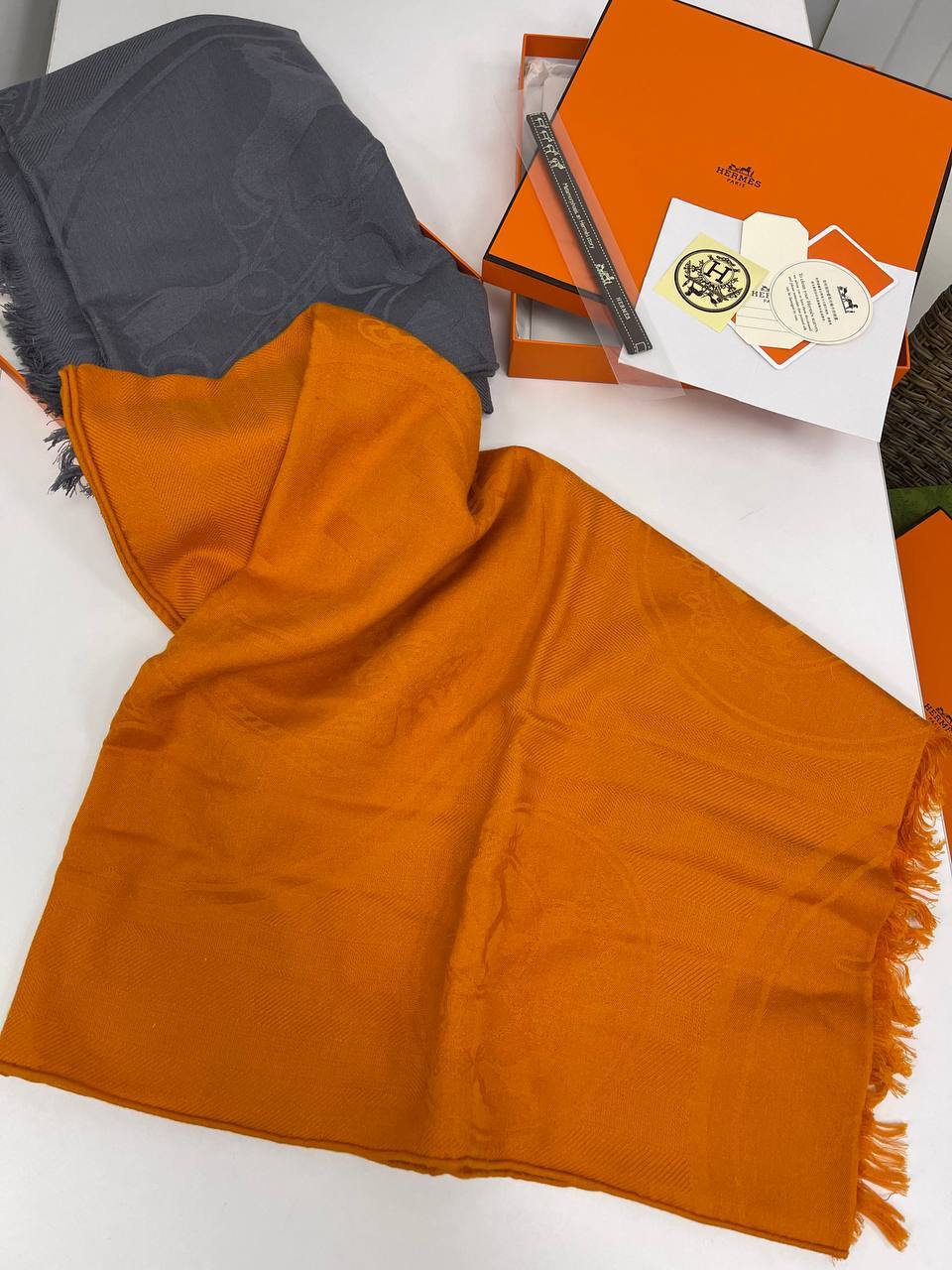 Hermes палантин коллекционный BP-27534 Hermes палантин коллекционный BP-27534