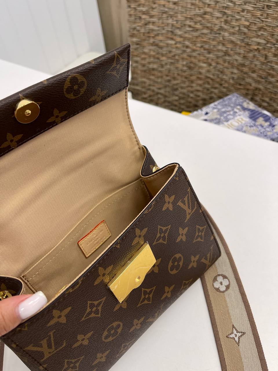 Повседневная женская сумка Louis Vuitton BP-34130 Повседневная женская сумка Louis Vuitton BP-34130
