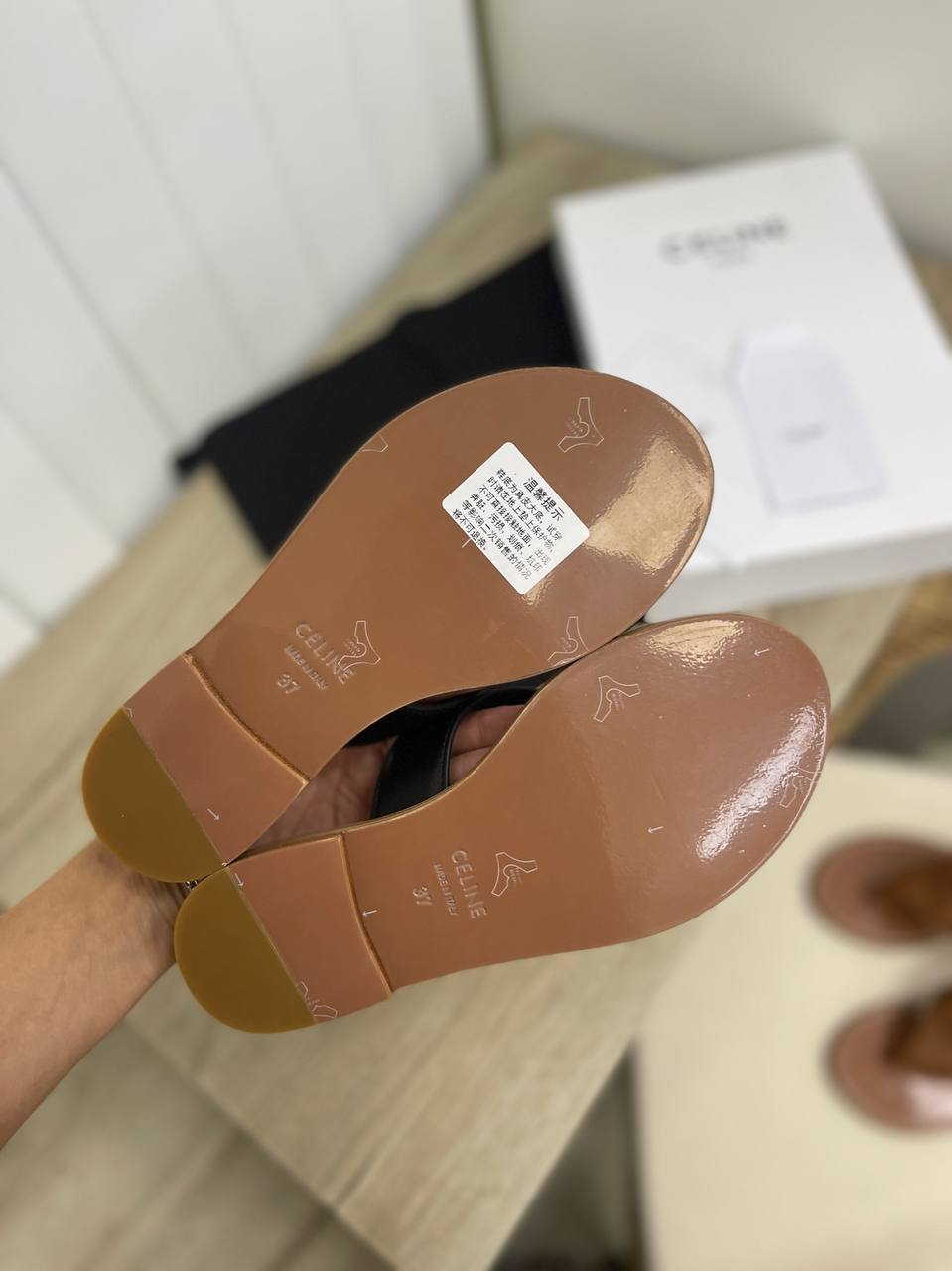 Дизайнерские шлёпанцы Celine BP-16609 Дизайнерские шлёпанцы Celine BP-16609