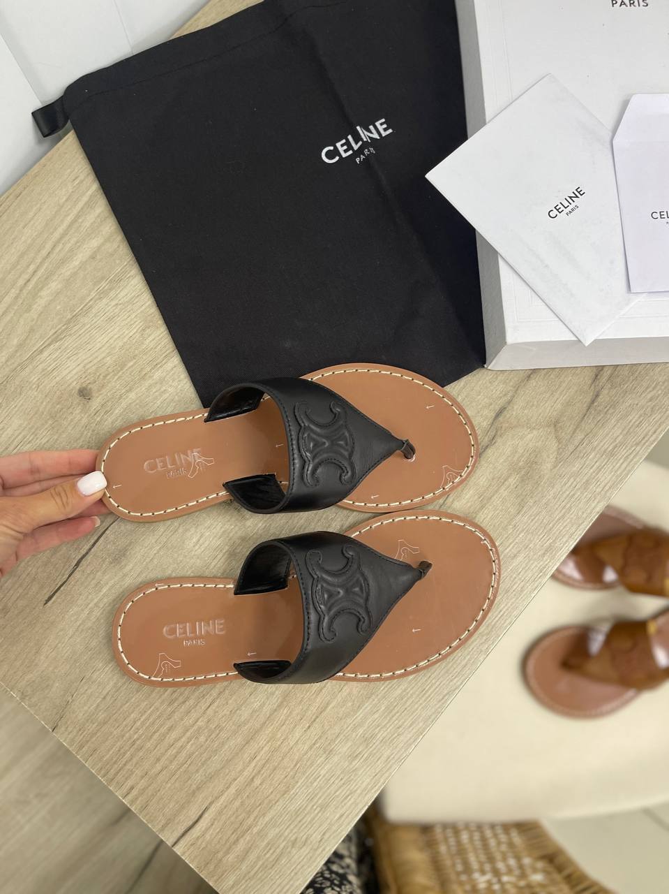 Дизайнерские шлёпанцы Celine BP-16609 Дизайнерские шлёпанцы Celine BP-16609