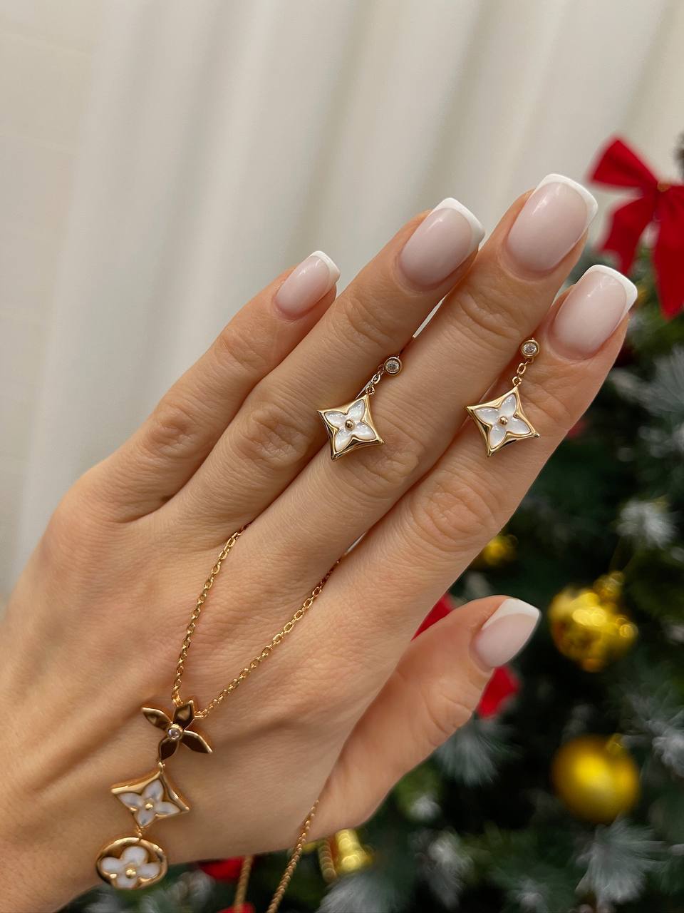 Элитные серьги Louis Vuitton BP-40775 Элитные серьги Louis Vuitton BP-40775