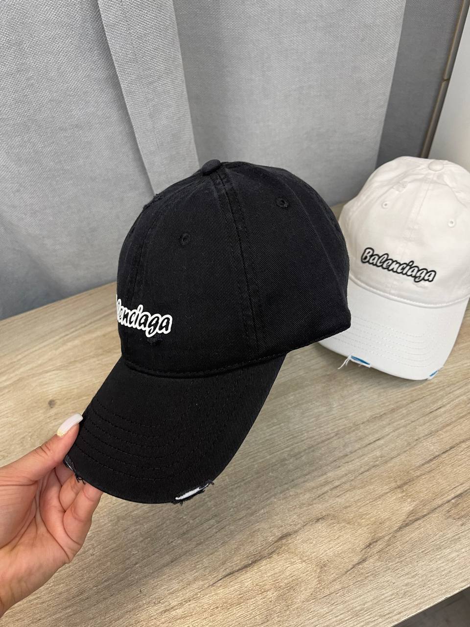 Дизайнерская бейсболка Balenciaga BP-39862 Дизайнерская бейсболка Balenciaga BP-39862