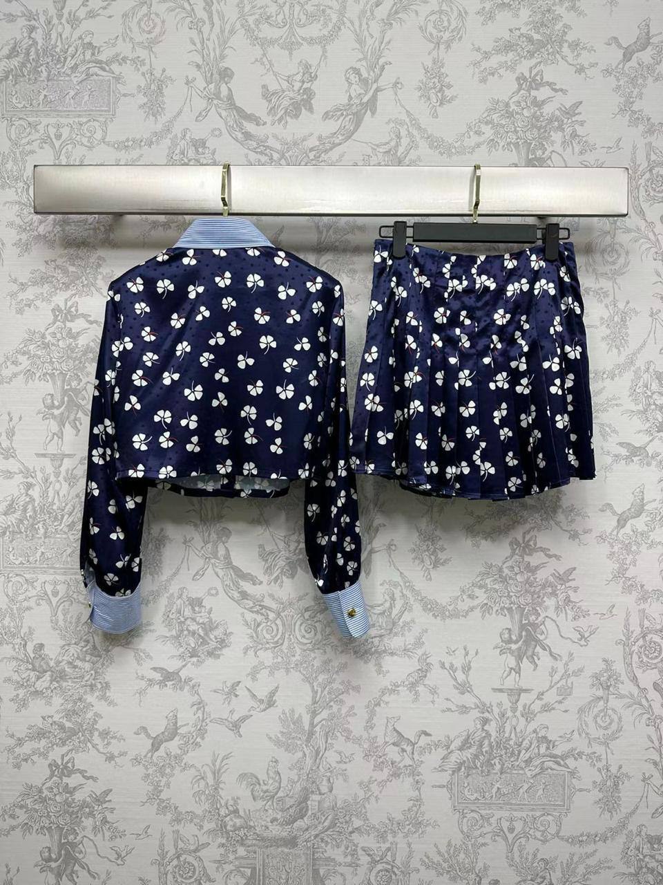 Женский костюм Prada BP-49002 коллекционный Женский костюм Prada BP-49002 коллекционный