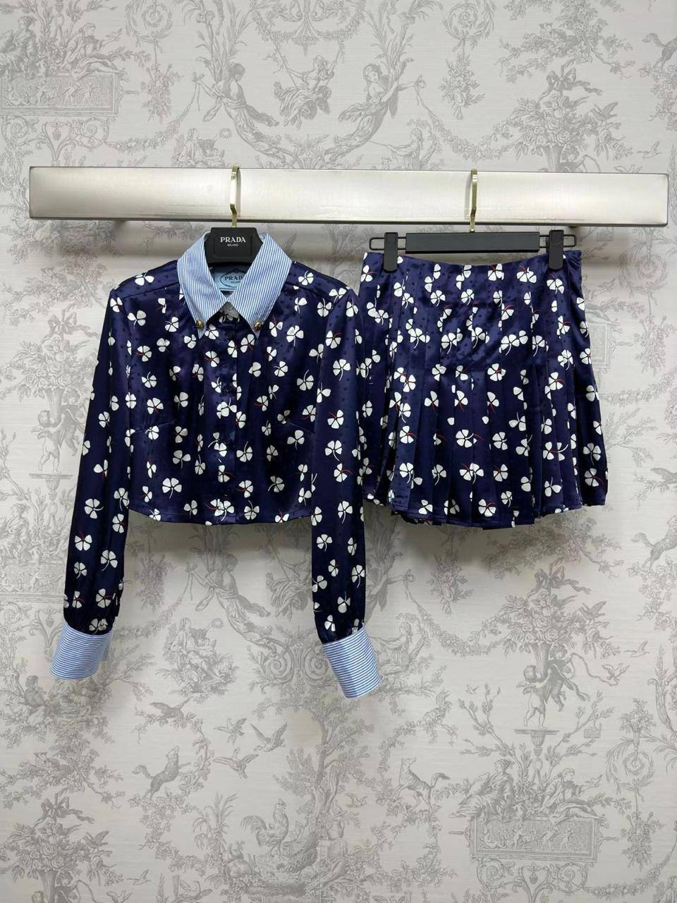 Женский костюм Prada BP-49002 коллекционный Женский костюм Prada BP-49002 коллекционный